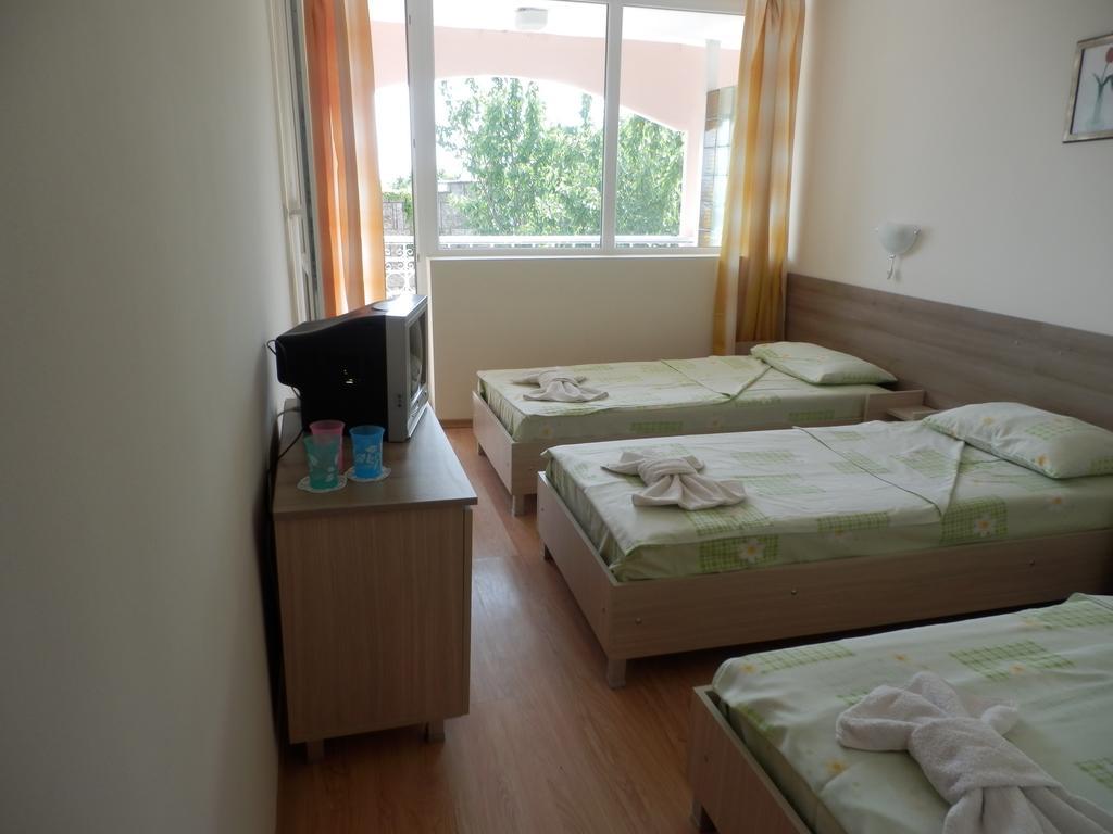 Olimpia Supersnab Hotel Balchik Quarto foto