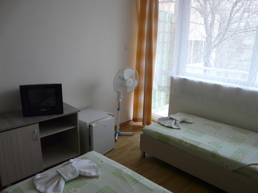 Olimpia Supersnab Hotel Balchik Quarto foto
